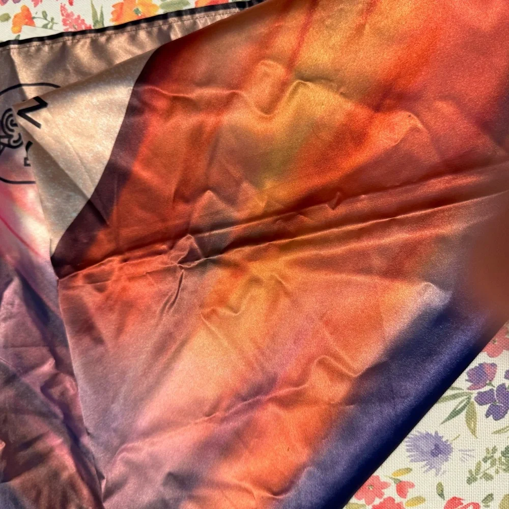 NEW ROMEO HUNTE Ciroc Vodka SILK Scarf 32x32 in Check out the reverse si…